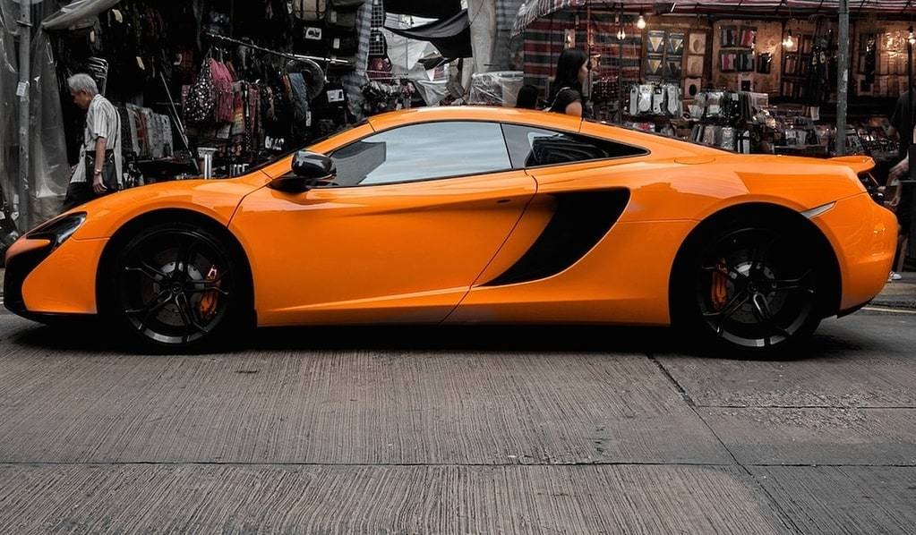 Quel est le prix d'une location de voiture de luxe à Paris ?